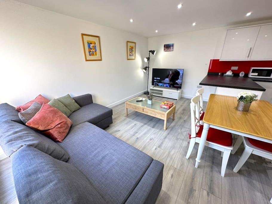 Charming New 2Br Detached House-Central Headington- Wi-Fi, Netflix, Top Location 牛津 外观 照片
